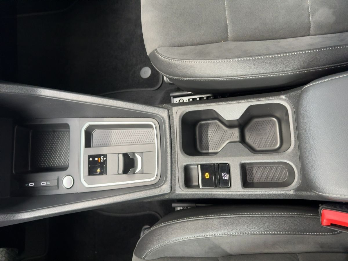 Caddy Kombi 2.0 TDI DSG Style ACC LED Navi Pano Standh. Kamera Side-Ass Sitzhzg