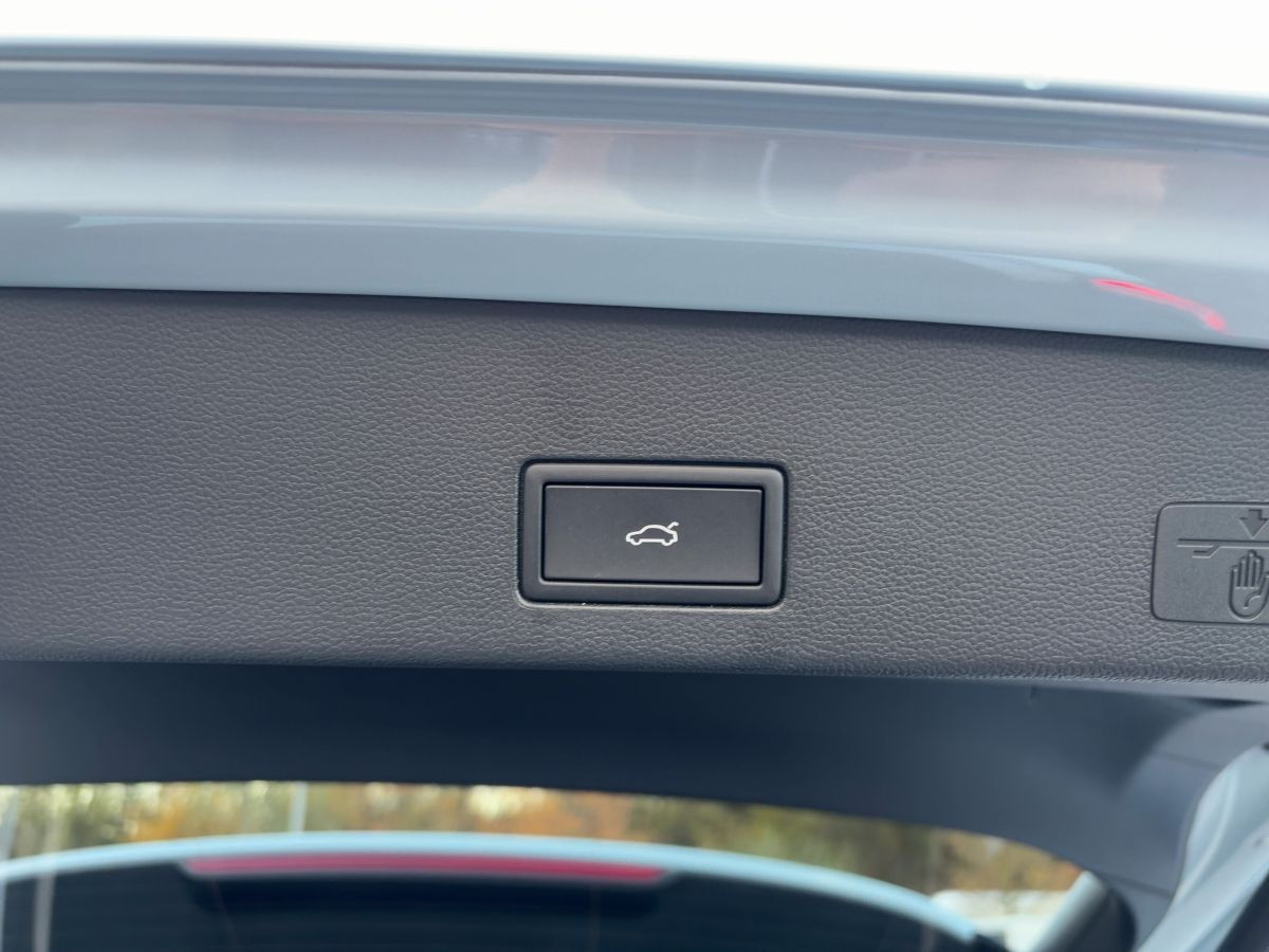 Golf VIII Variant 1.5 eTSI DSG Life ab 3,99% AHK ACC LED-Matrix Head-Up Kamera Navi Side-Ass