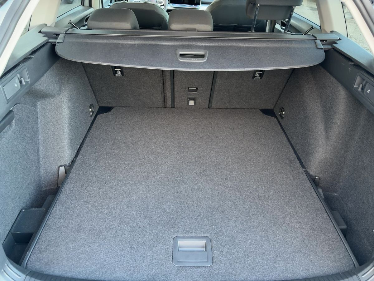 Golf VIII Variant 1.5 eTSI DSG Life ab 3,99% AHK ACC LED-Matrix Head-Up Kamera Navi Side-Ass