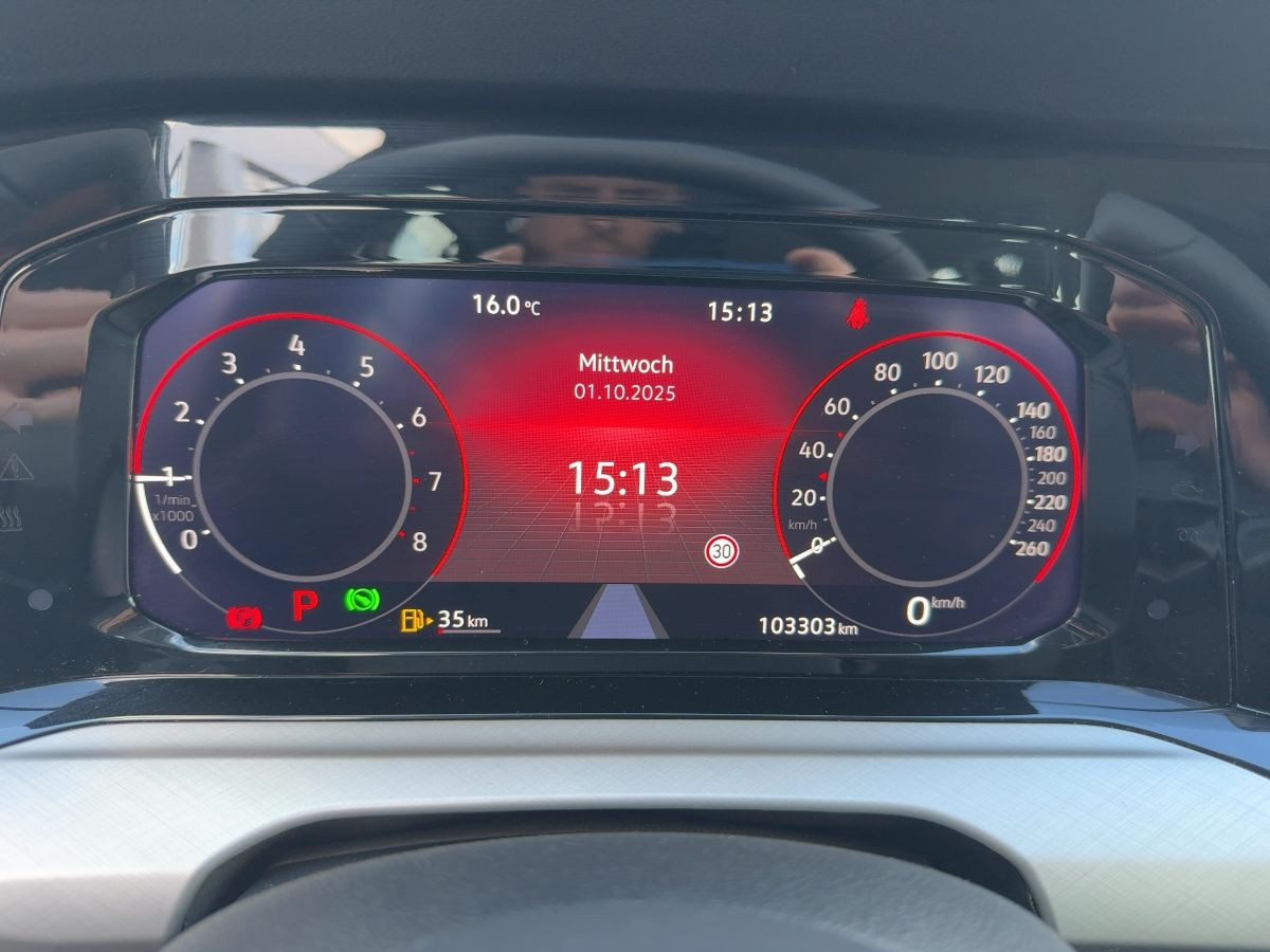 Golf VIII Variant 1.0 eTSI DSG Life ACC Navi LED Kamera DAB+ Lane Ass. Climatronic Sitzh.