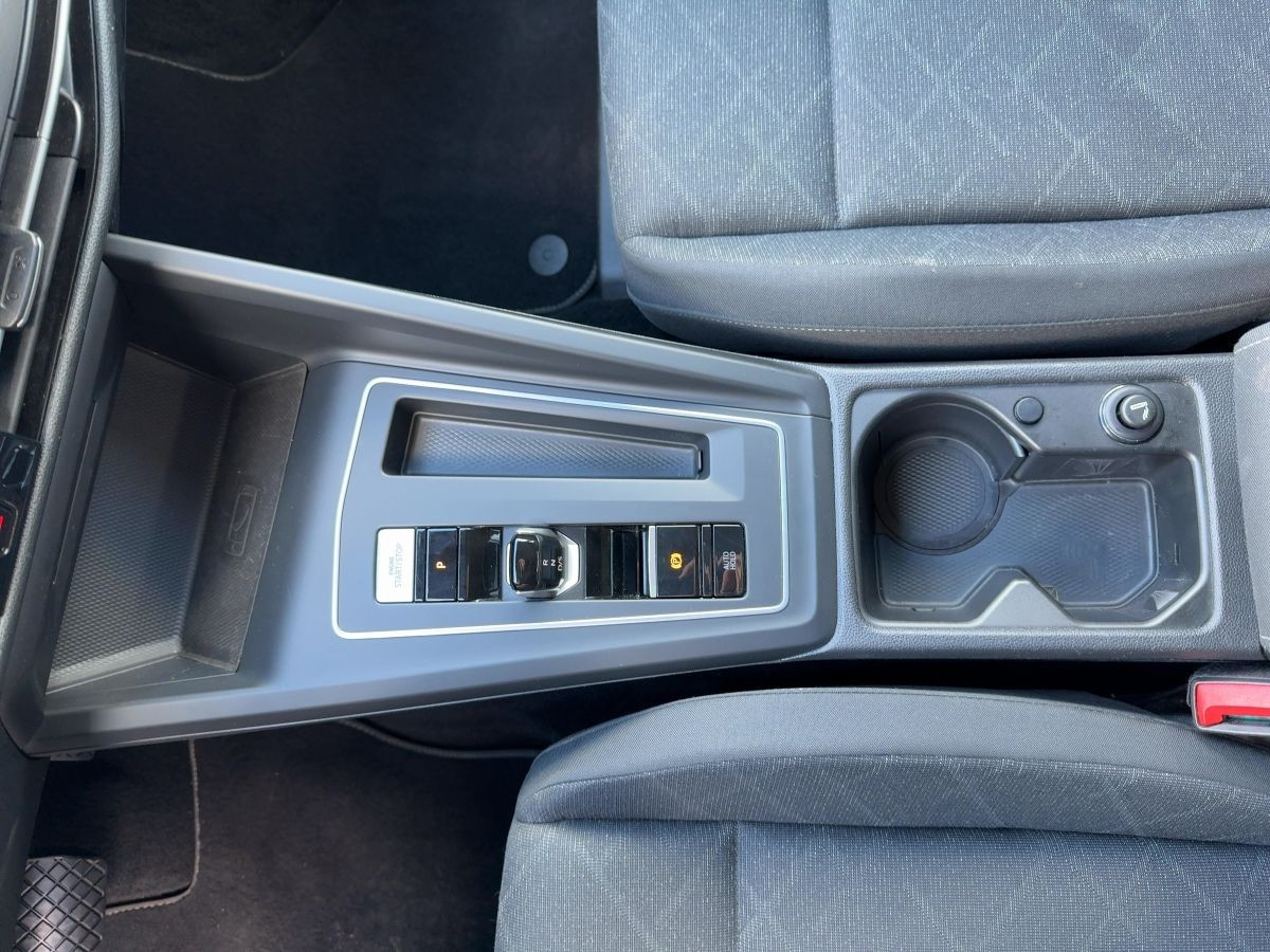 Golf VIII Variant 1.0 eTSI DSG Life ACC Navi LED Kamera DAB+ Lane Ass. Climatronic Sitzh.