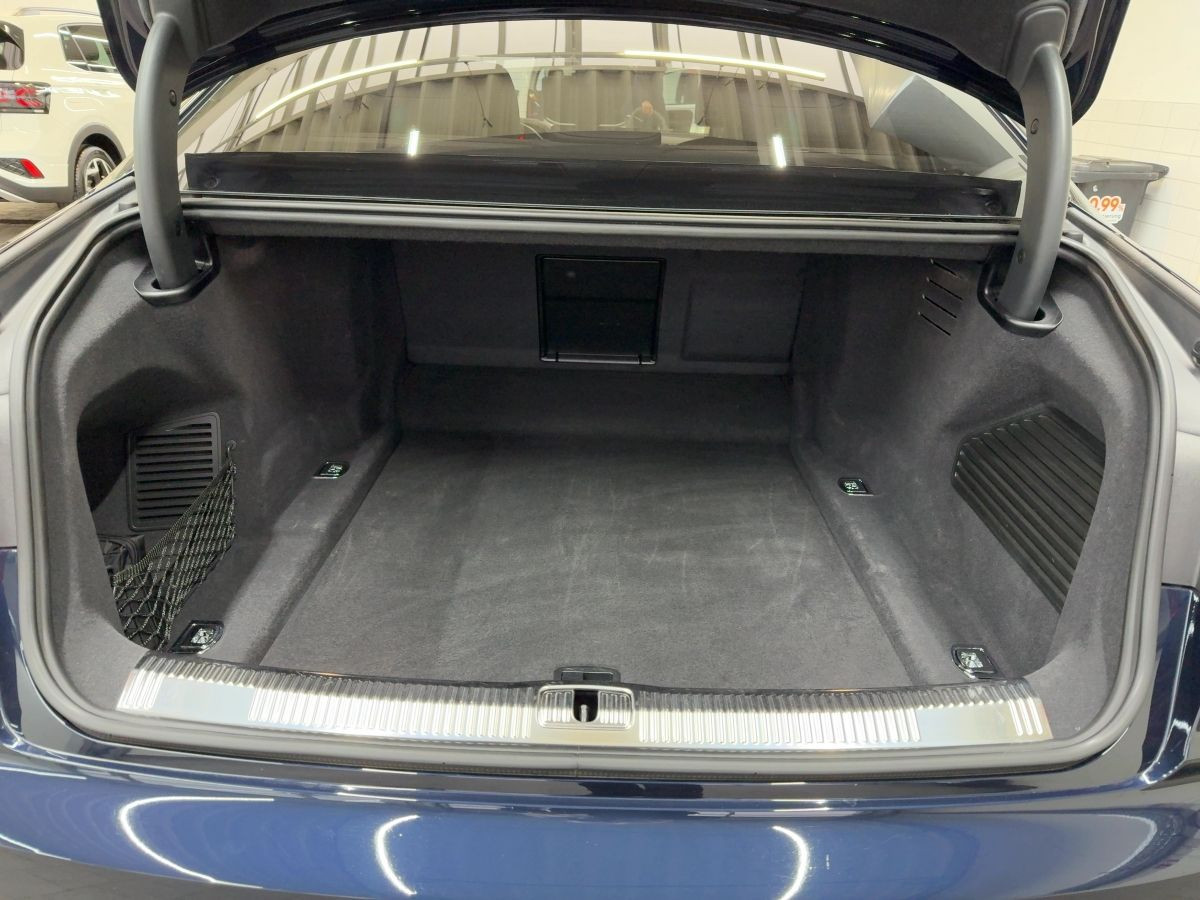 A8 3.0 V6 TDI Tiptronic Standh. Pano Navi LED-Matrix Park Ass.