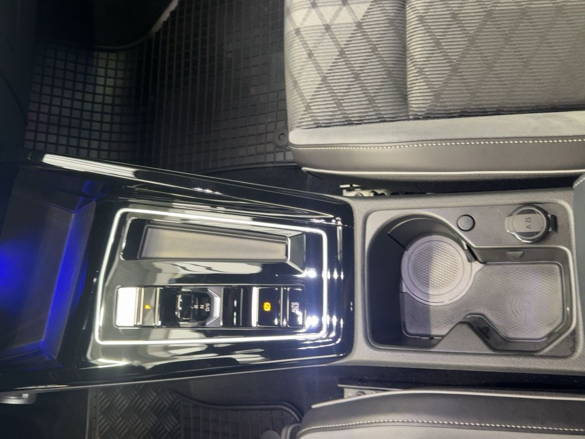 Golf VIII Variant 2.0 TSI DSG 4M R-Line ACC LED-Matrix Navi Kamera Harmon Kardon Climatronic