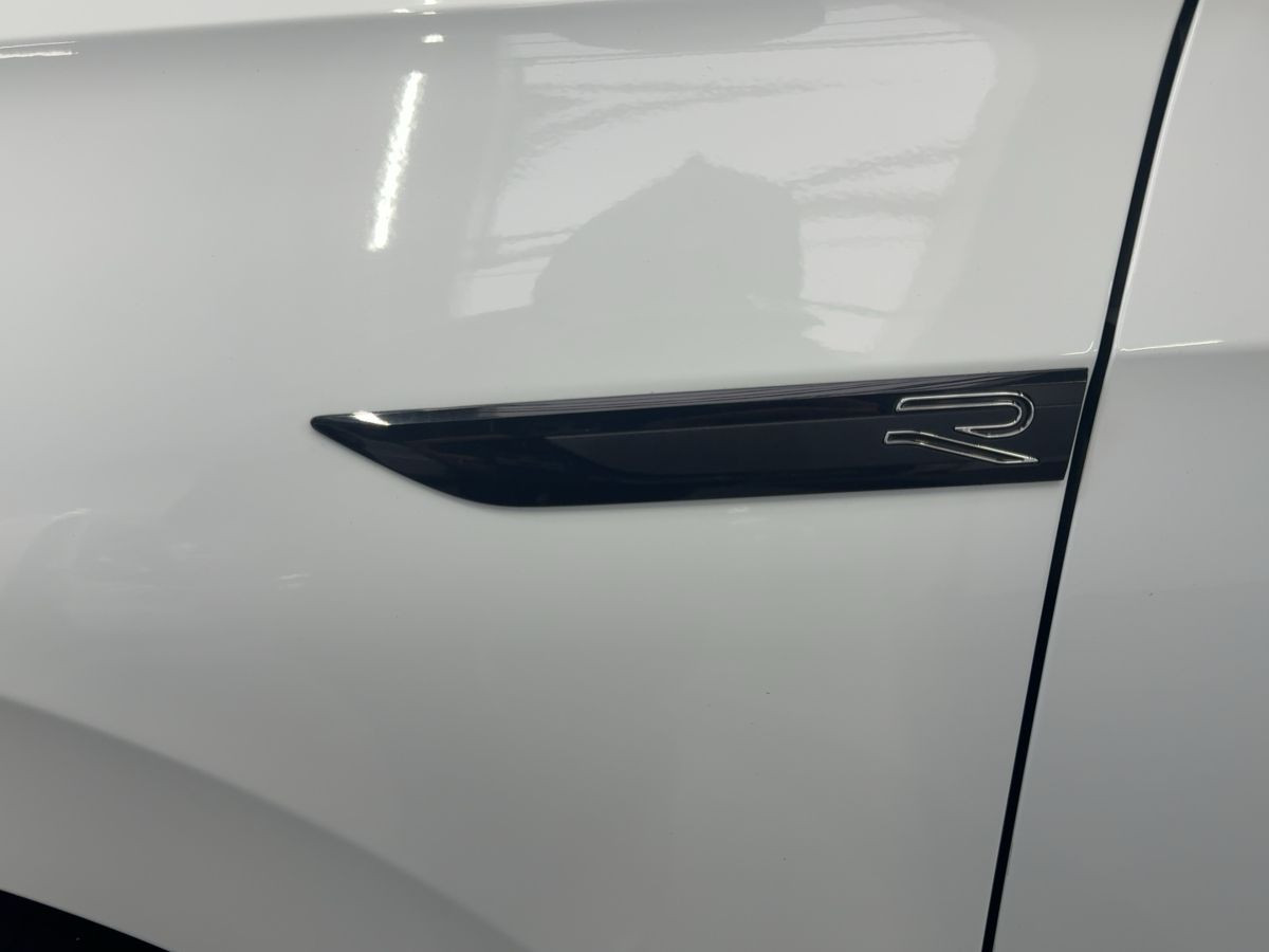 Golf VIII Variant 2.0 TSI DSG 4M R-Line ACC LED-Matrix Navi Kamera Harmon Kardon Climatronic