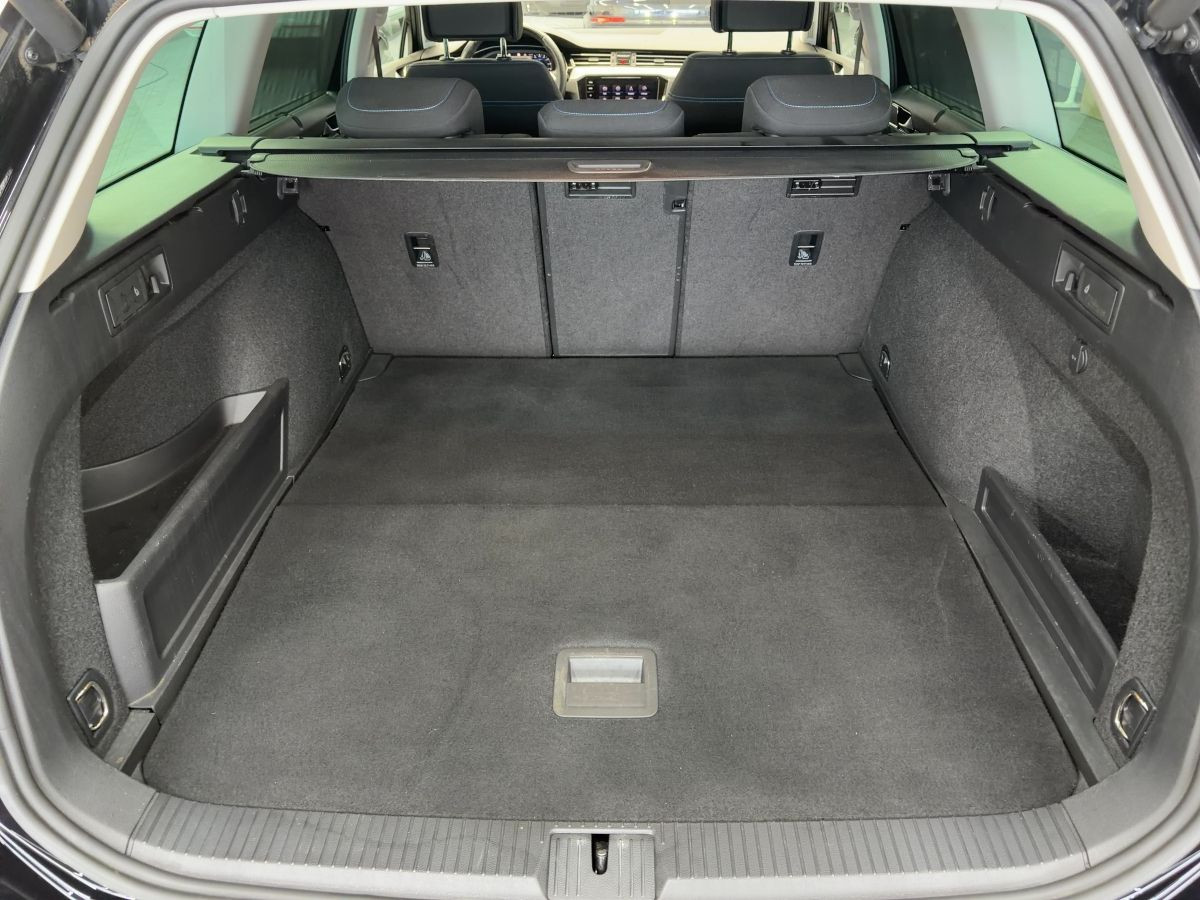 Passat Variant GTE 1.4 TSI DSG R-Line Standh. DCC ACC LED-Matrix Keyless Kamera Side-Ass,