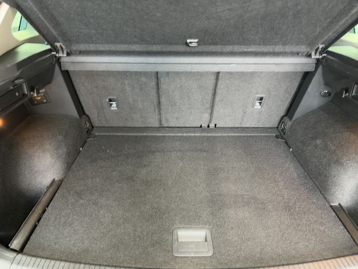 Tiguan 2.0 TDI DSG 4M Life AHK ACC Navi LED-Matrix Park Ass. Side Ass.