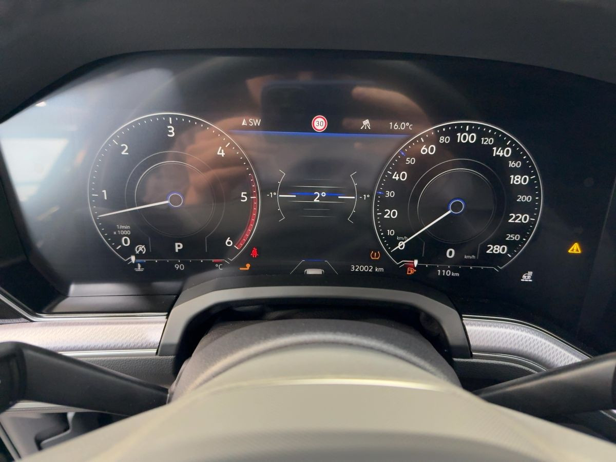 Touareg 3.0 V6 TDI DSG 4M R-Line ACC AHK Navi LED Kamera Luft Leder Climatronic