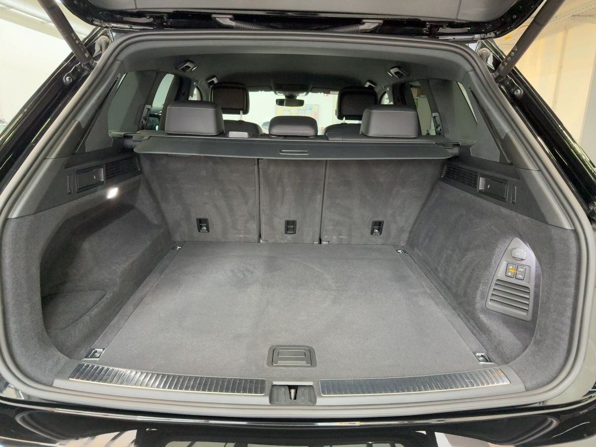 Touareg 3.0 V6 TDI DSG 4M R-Line ACC AHK Navi LED Kamera Luft Leder Climatronic