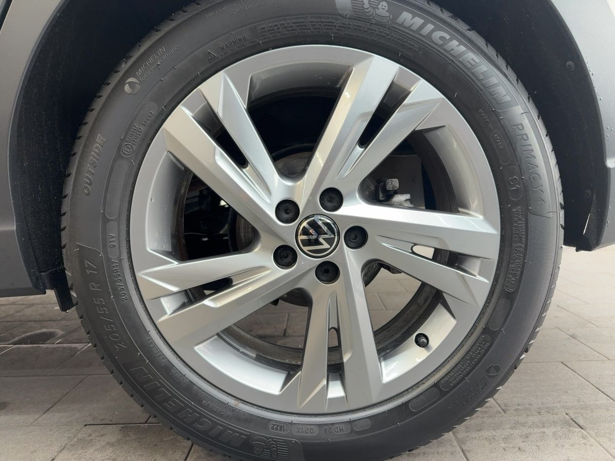 Taigo 1.5 TSI DSG R-Line ACC LED-Matrix Kamera Climatronic Bluet. Sitzh.