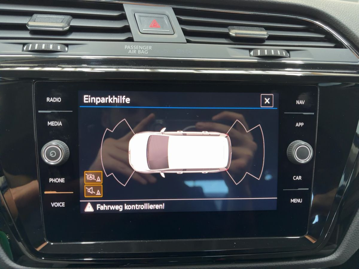 Touran 2.0 TDI DSG Highline ab 3,99% AHK ACC Navi LED Climatronic Bluet. Sitzh.