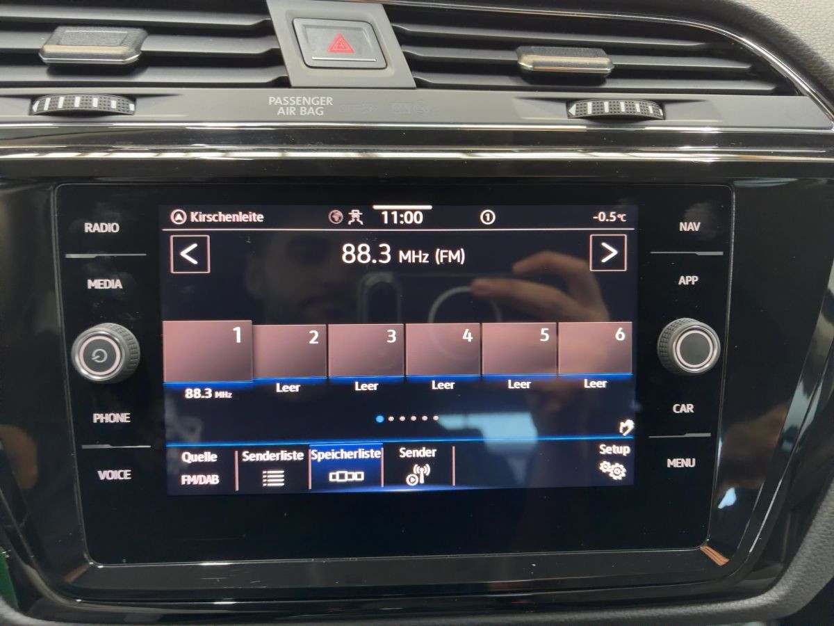 Touran 2.0 TDI DSG Highline ab 3,99% AHK ACC Navi LED Climatronic Bluet. Sitzh.