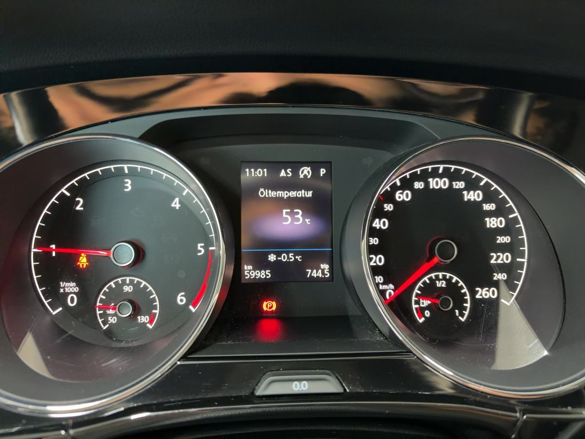 Touran 2.0 TDI DSG Highline ab 3,99% AHK ACC Navi LED Climatronic Bluet. Sitzh.