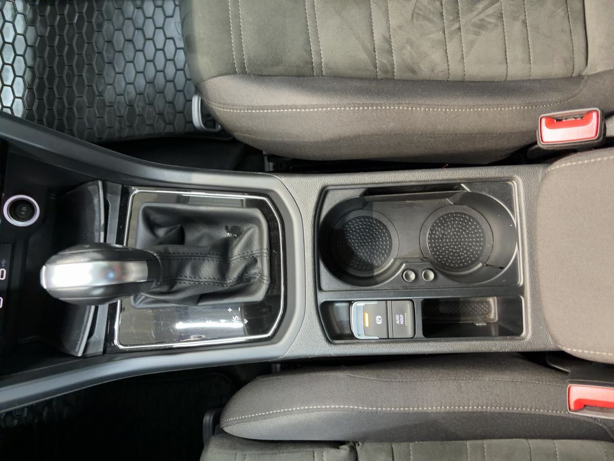 Touran 2.0 TDI DSG Highline ab 3,99% AHK ACC Navi LED Climatronic Bluet. Sitzh.