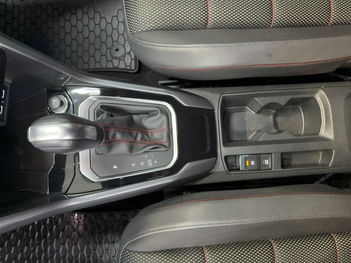 T-Roc 1.5 TSI DSG R-Line Navi Kamera Climatronic Lane Ass. Sitzh.