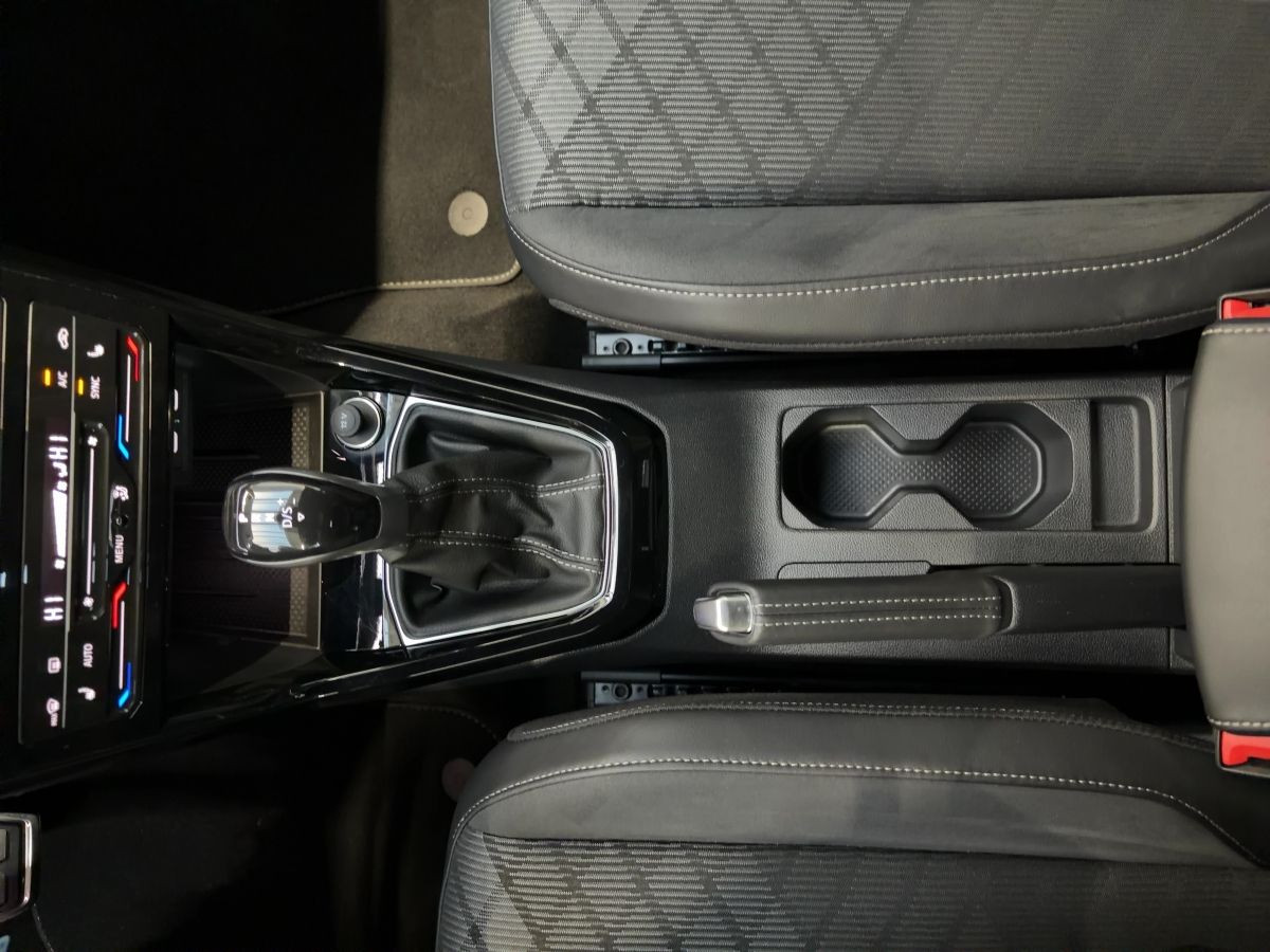 T-Cross 1.5 TSI DSG R-Line 3,99 % ACC Kamera LED-Matrix Bluet. Sitzh.