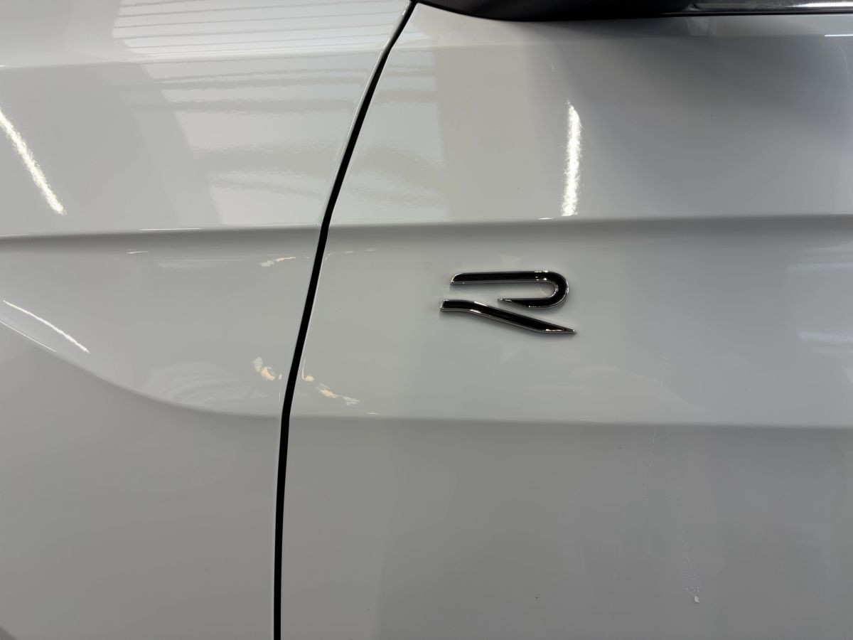 T-Cross 1.5 TSI DSG R-Line 3,99 % ACC Kamera LED-Matrix Bluet. Sitzh.