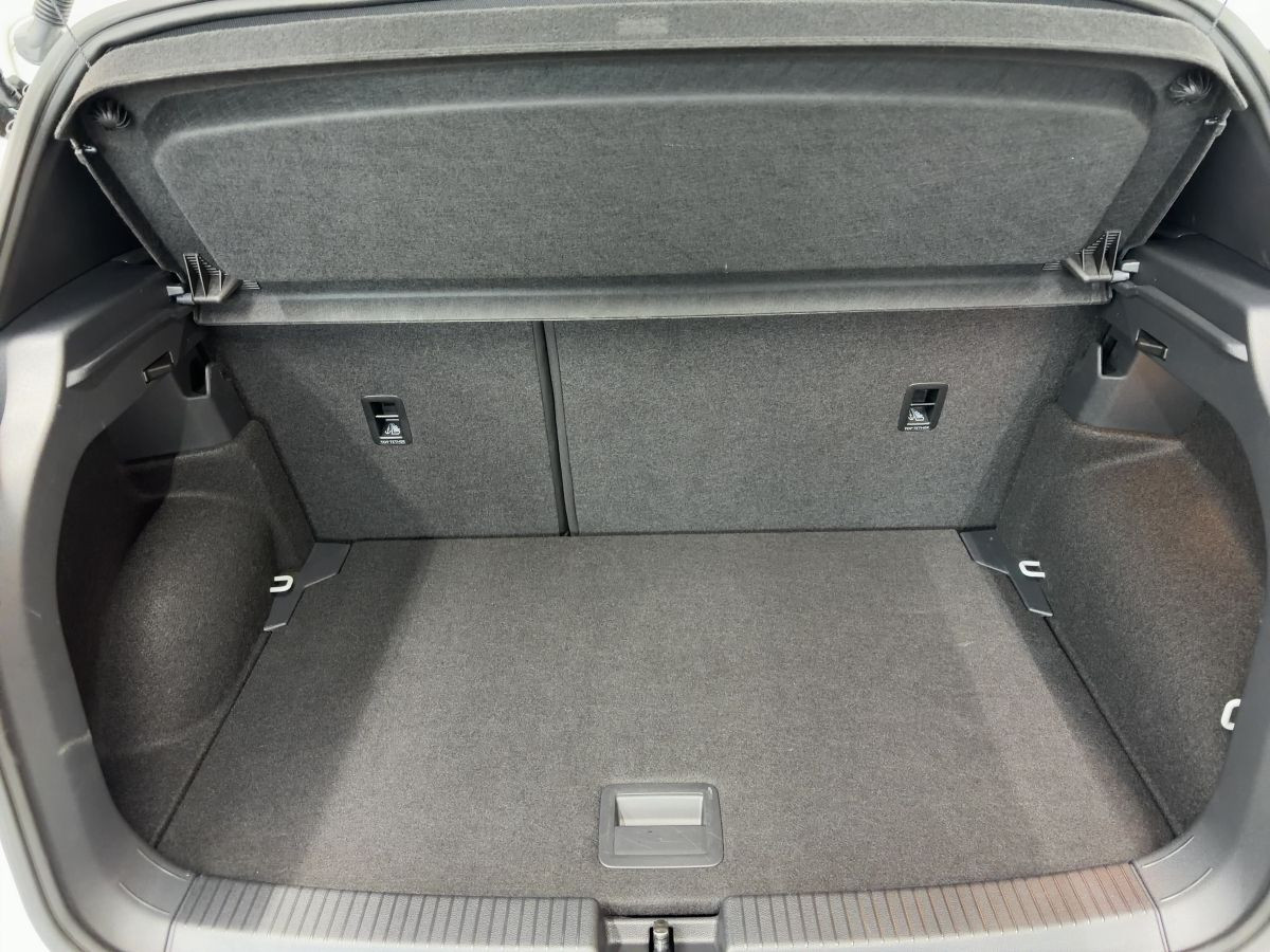 T-Cross 1.5 TSI DSG R-Line 3,99 % ACC Kamera LED-Matrix Bluet. Sitzh.