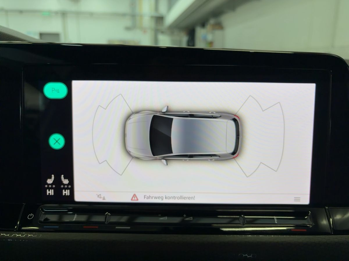 Golf VIII GTI 2.0 TSI Navi LED Plus Climatronic Einparkh. Lane Ass. Bluet.