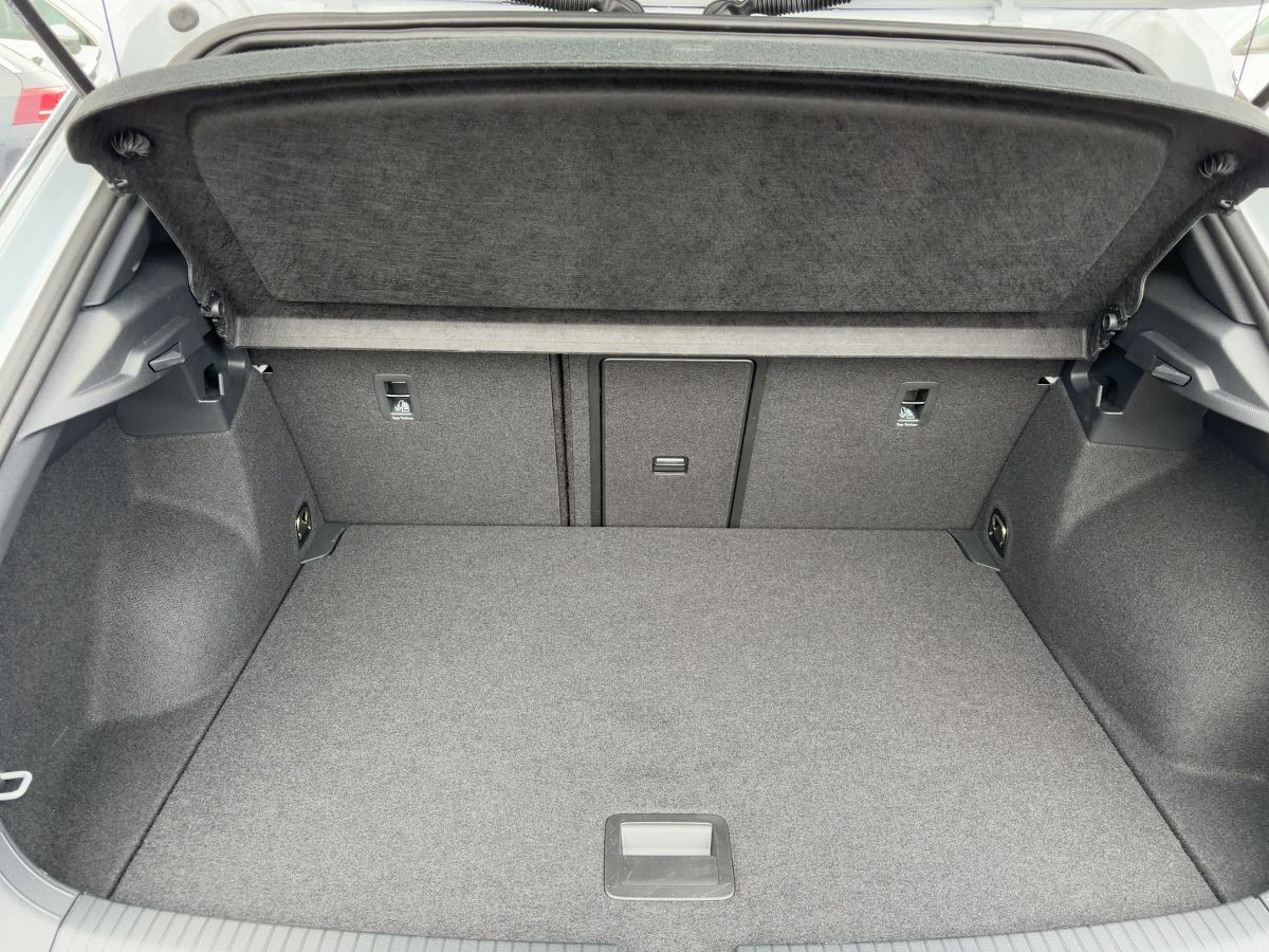 T-Roc R 2.0 TSI DSG 4M ACC LED Navi Kamera Bluet. Sitzhzg DAB+