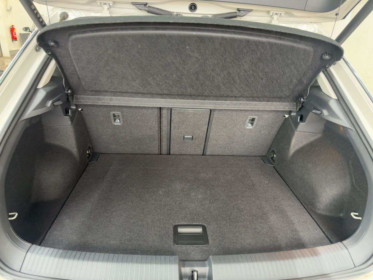 T-Roc 1.0 TSI Style AHK ACC LED Kamera Lane Ass. Sitzh. Bluet. Climatronic