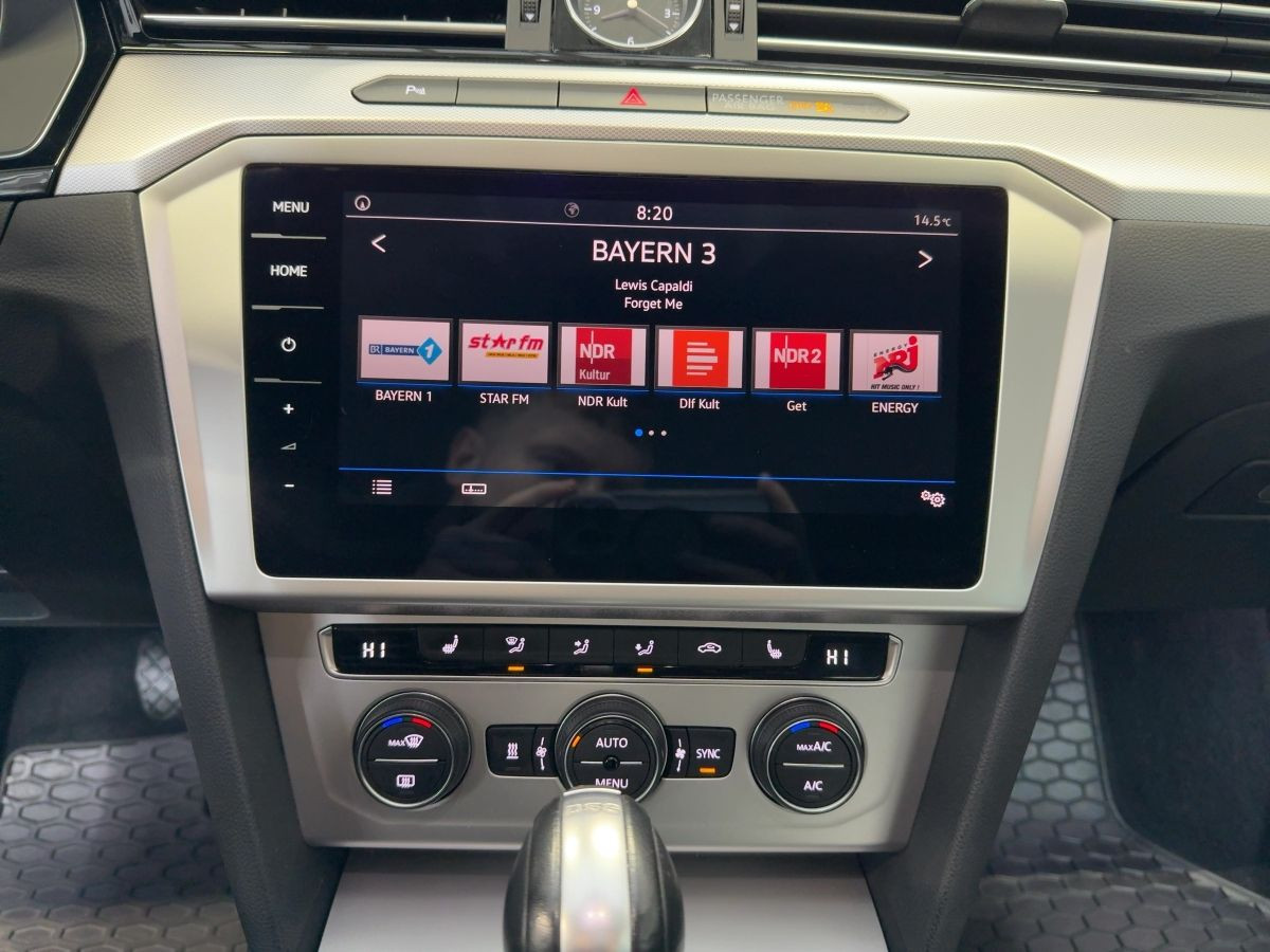 Passat Variant 2.0 TDI DSG Comfortline ACC AHK Navi Standh. Einparkh. Bluet. Sitzh.