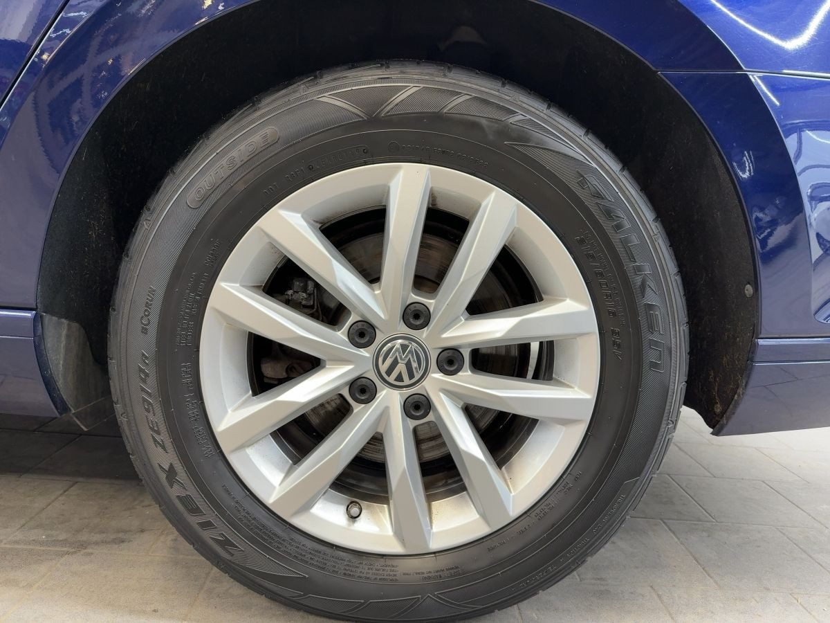 Passat Variant 2.0 TDI DSG Comfortline ACC AHK Navi Standh. Einparkh. Bluet. Sitzh.