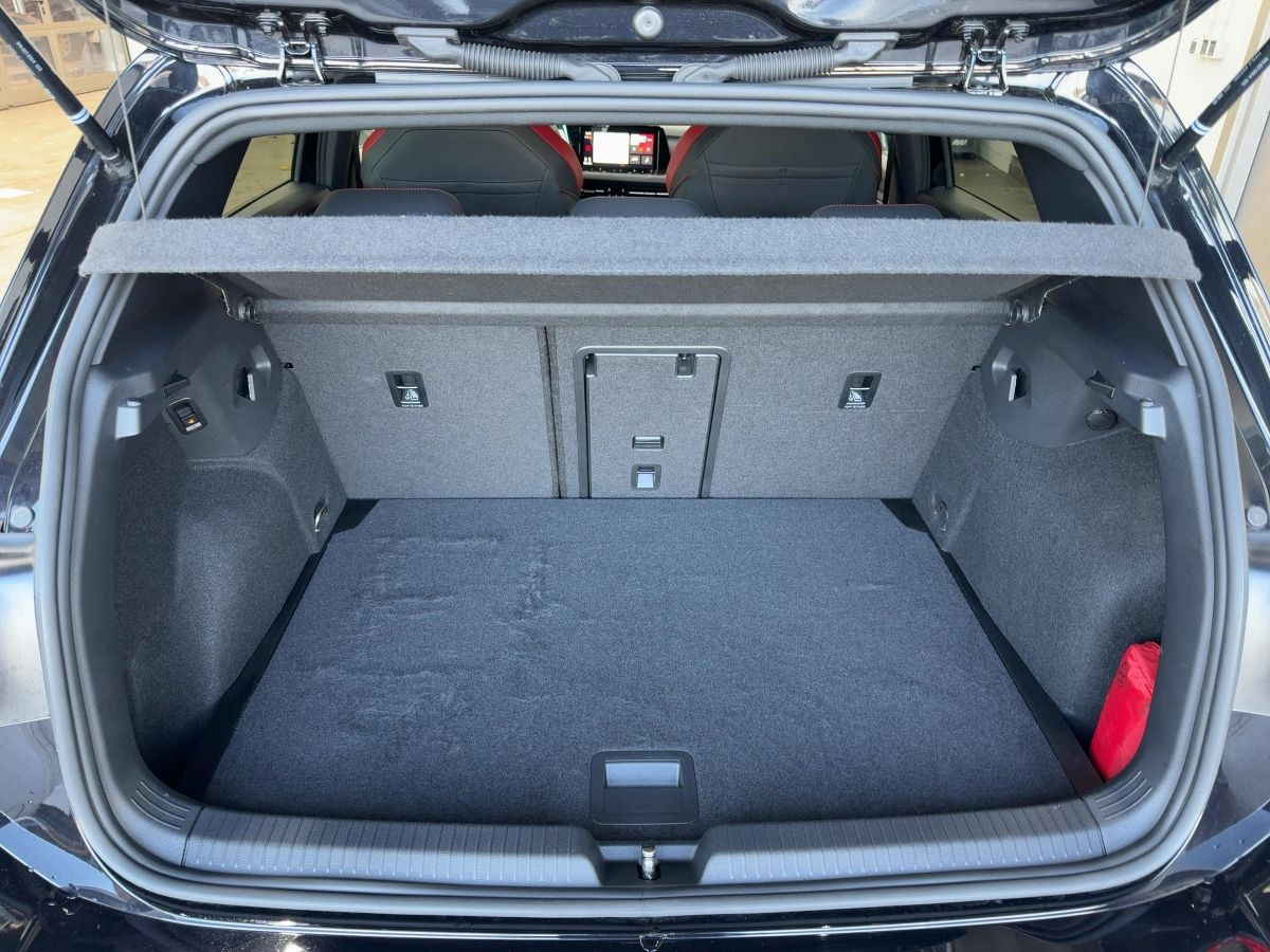 Golf VIII GTI 2.0 TSI ACC DCC AHK Navi LED-Matrix 