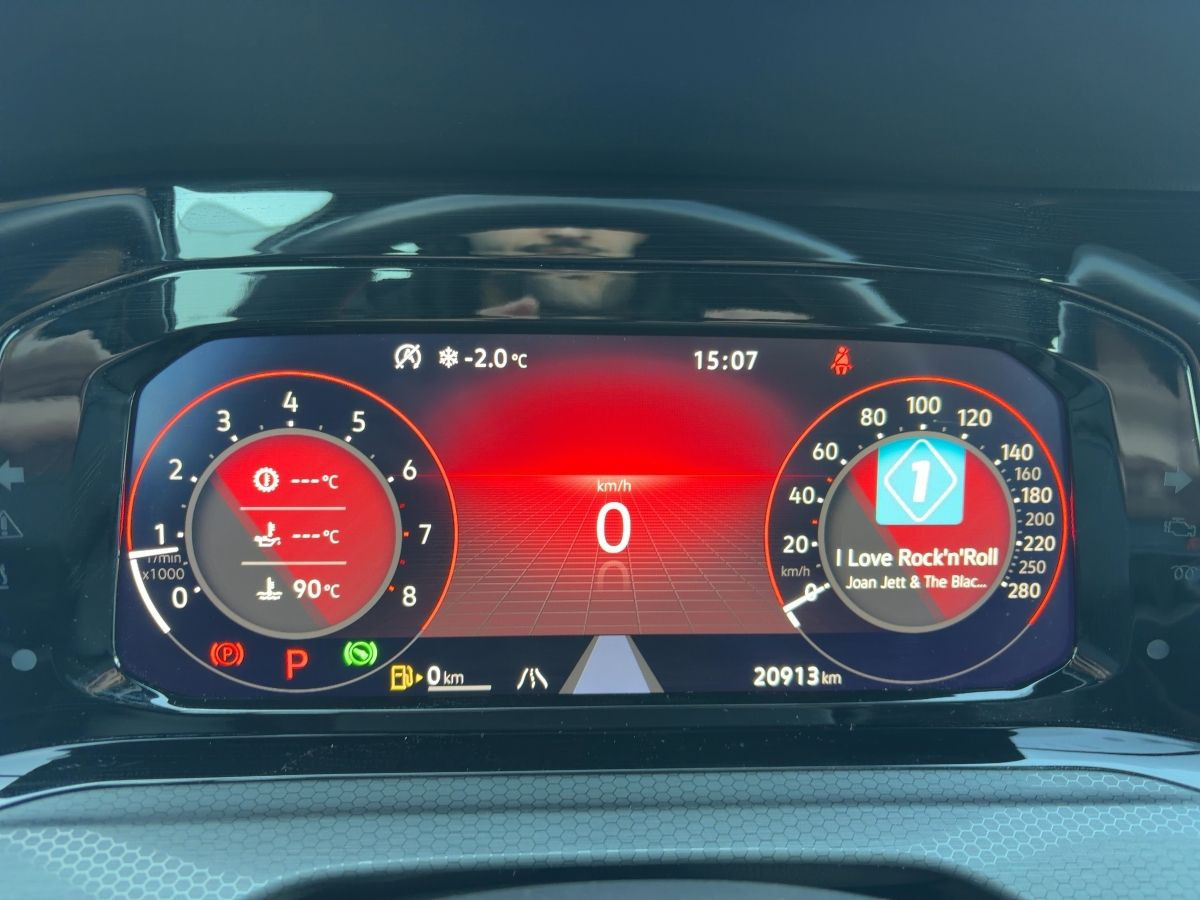 Golf VIII GTI 2.0 TSI DSG ACC LED Climatronic Sitzh. Lane-Ass. Bluet. DAB+