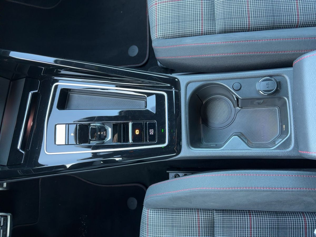 Golf VIII GTI 2.0 TSI DSG ACC LED Climatronic Sitzh. Lane-Ass. Bluet. DAB+