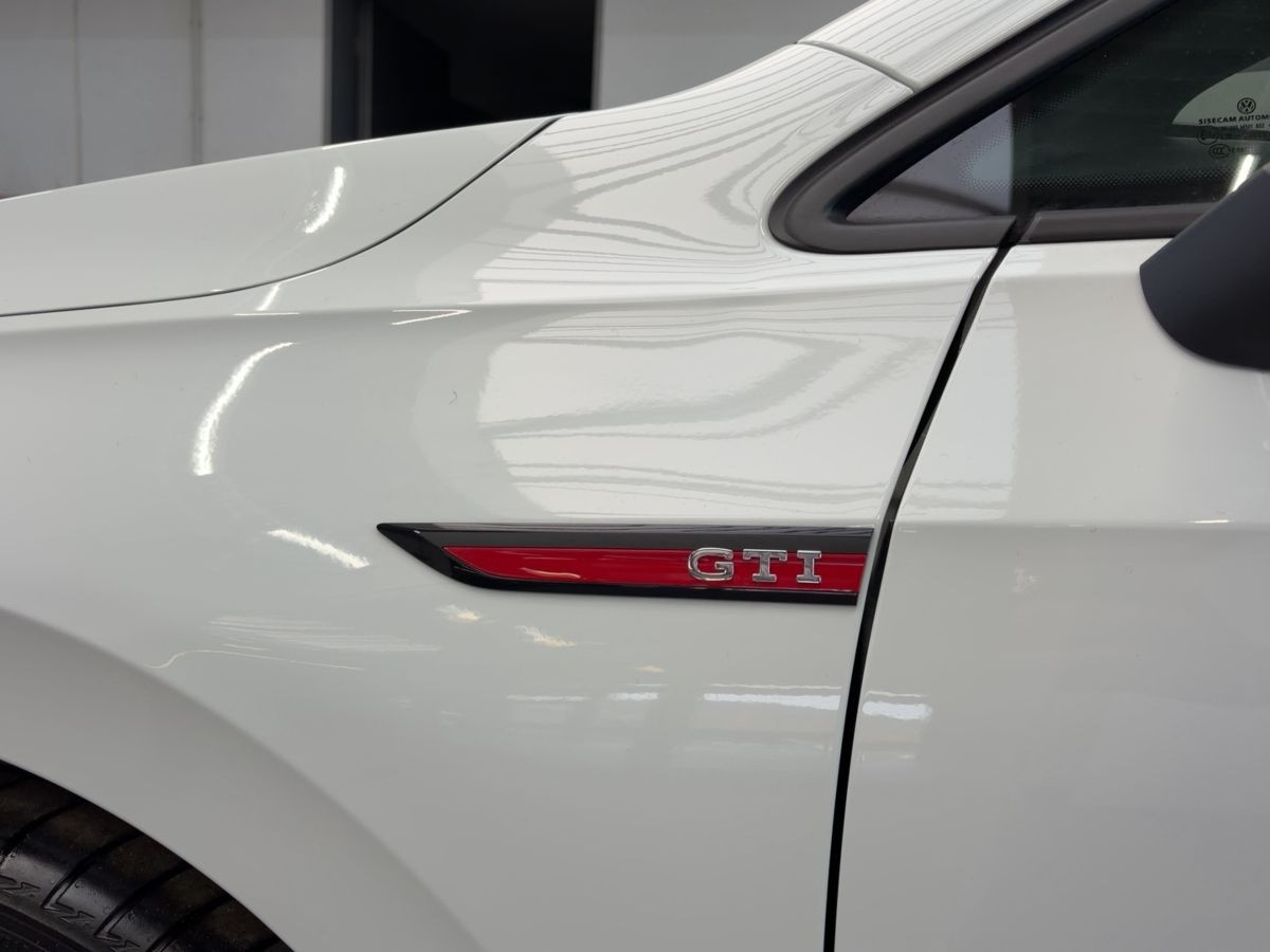 Golf VIII GTI 2.0 TSI DSG ACC LED Plus Climatronic Bluet. DAB+ Lane-Ass. Front-Ass.