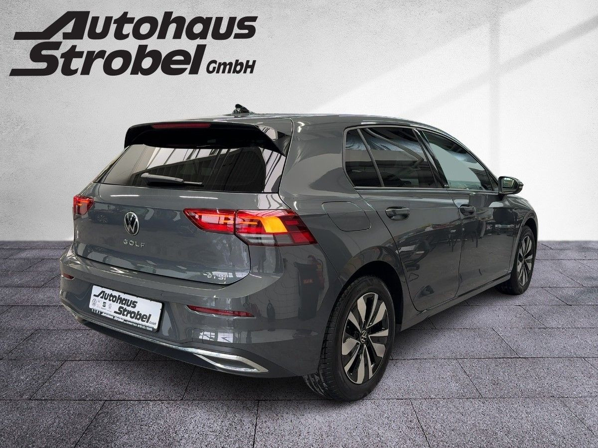 Golf VIII 1.5 eTSI DSG 