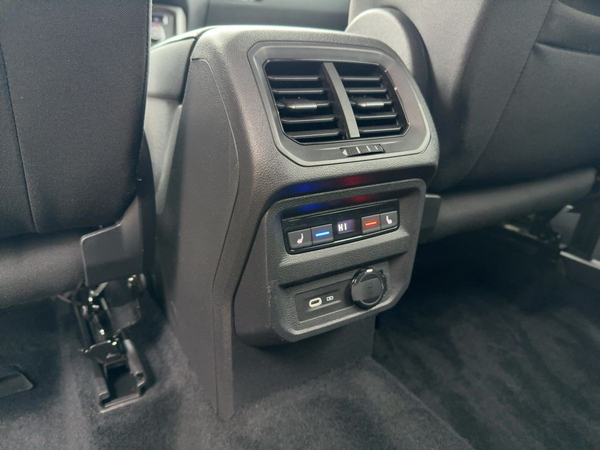 Tiguan Allspace 1.5 TSI DSG Highline R-Line ACC Navi Climatronic Kamera Sitzh. Bluet. DAB+