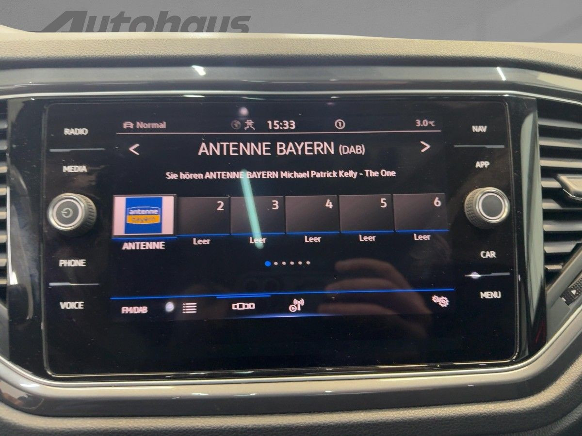 T-Roc 1.5 TSI DSG Sport ACC Navi Pano. Sitzh. Climatronic Bluet DAB+ Lane-Ass.