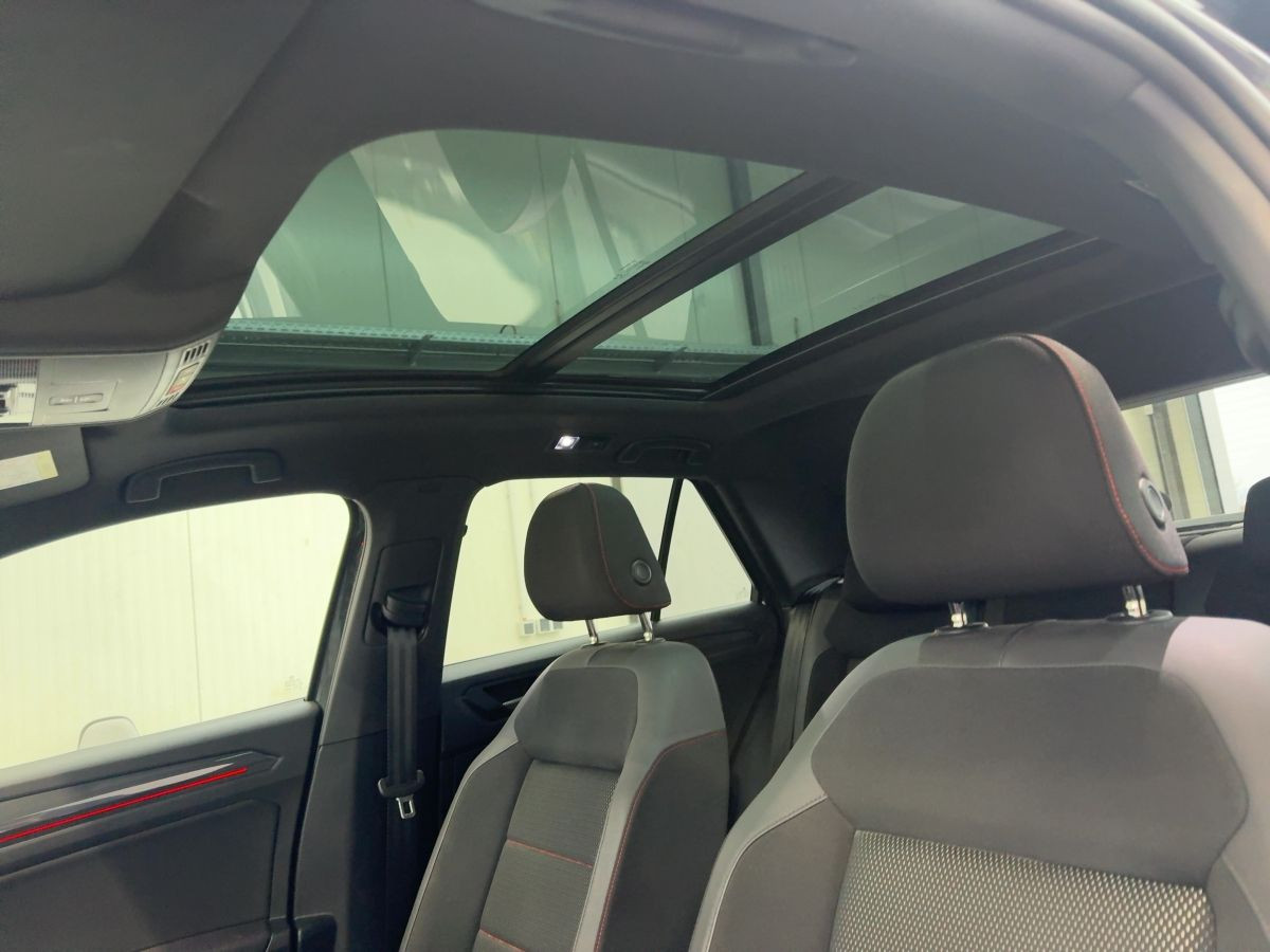 T-Roc 1.5 TSI DSG Sport ACC Navi Pano. Sitzh. Climatronic Bluet DAB+ Lane-Ass.